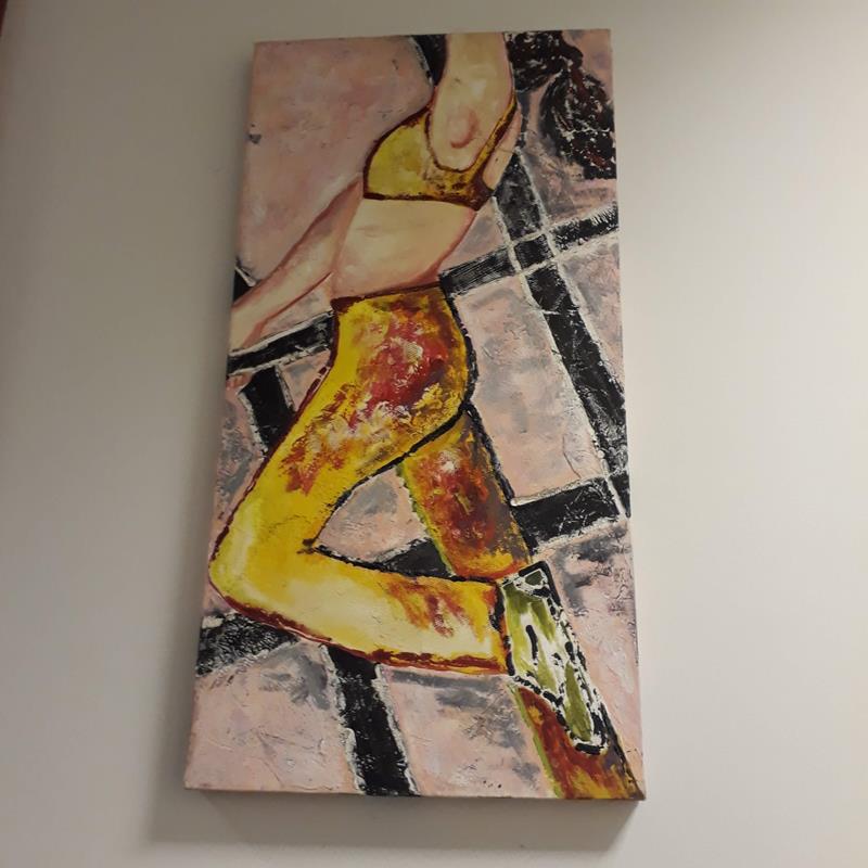 quadro pintado com uma garota fazendo alongamento canvas painting with a girl stretching